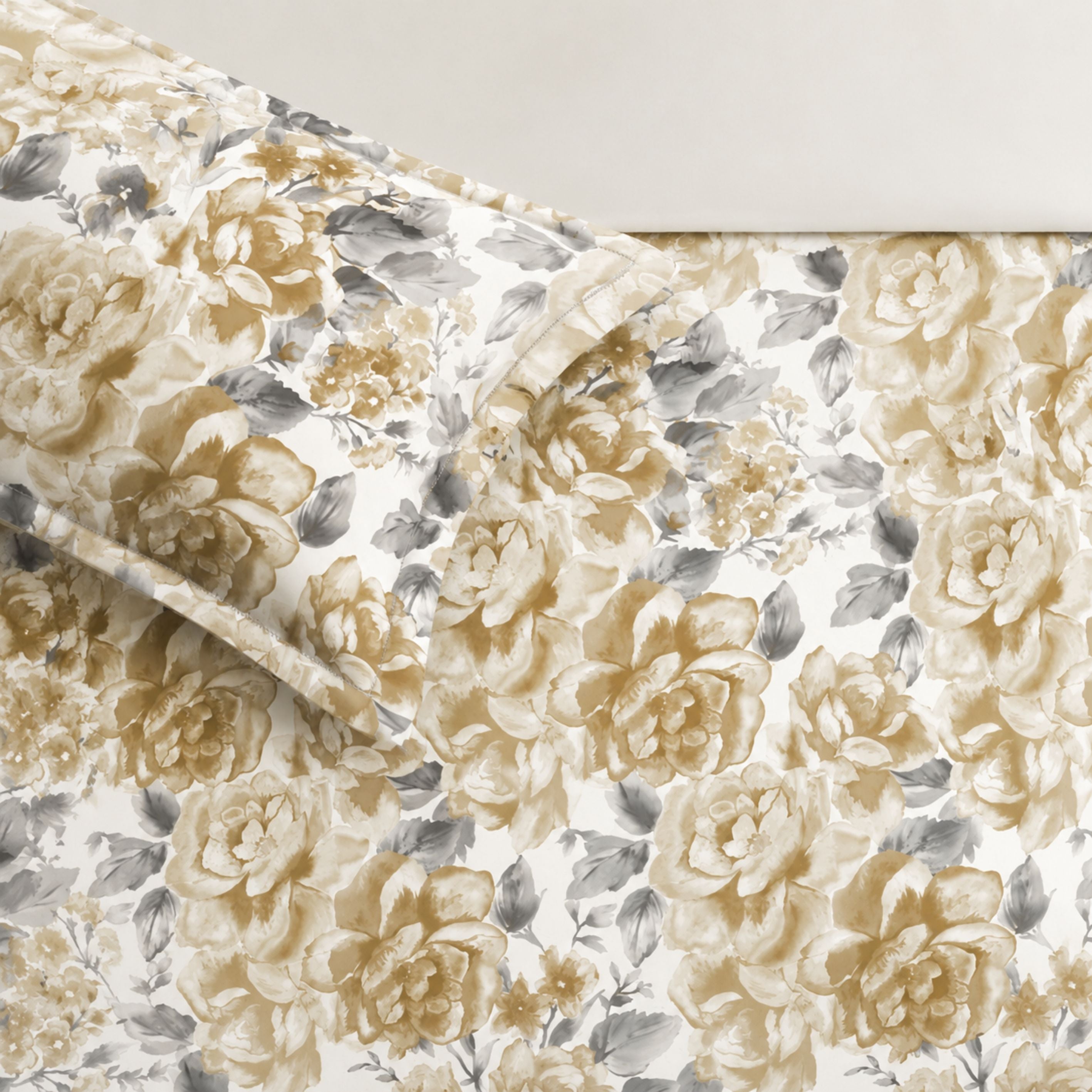 Sansaar by DDdecor Super King Bedsheet with 2 Pillow Covers - Hazel - Rose Cascade - Ivory - Floral Cascade Print Pattern - 1 Pc