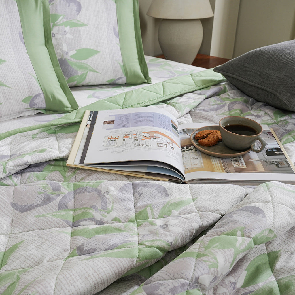 Sensory Bloom Colorsplash extremely Cozy Lilac Quilt