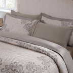 Classical Ornate Seamless Scroll Quilt/Quilted Bed Cover Neutral