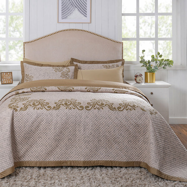 Classical Ornate Seamless Scroll Quilt/Quilted Bed Cover Gold