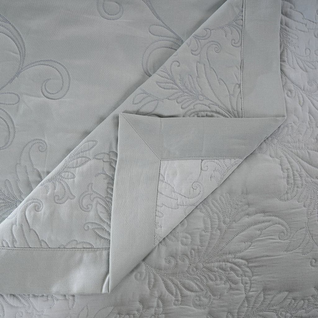 Classical Ornate Twirls & Swirls Quilt/Quilted Bed Cover Blue
