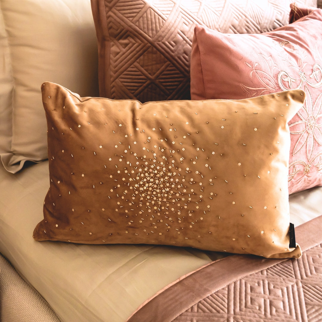 Sadyaska Decorative Sprinkle Camel Velvet 12x18 1 Pcs Cushion Cover