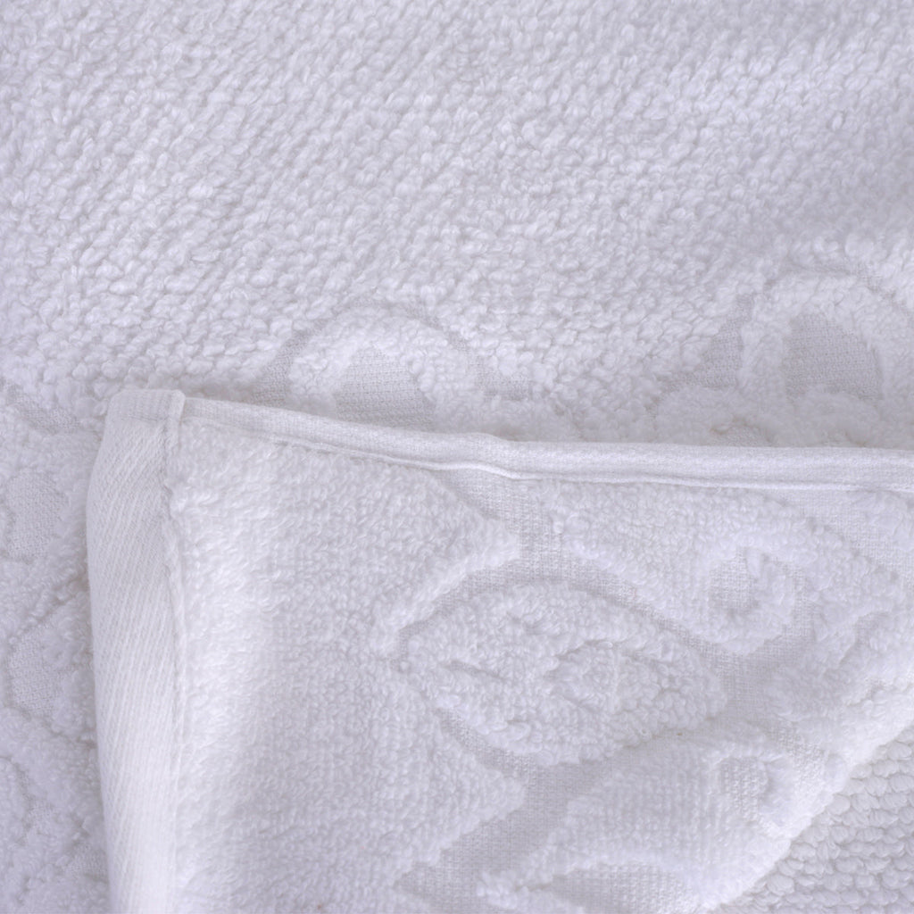 Windsor Antimicrobial Antifungal Zero Twist Fluffy Luxurious White Towel