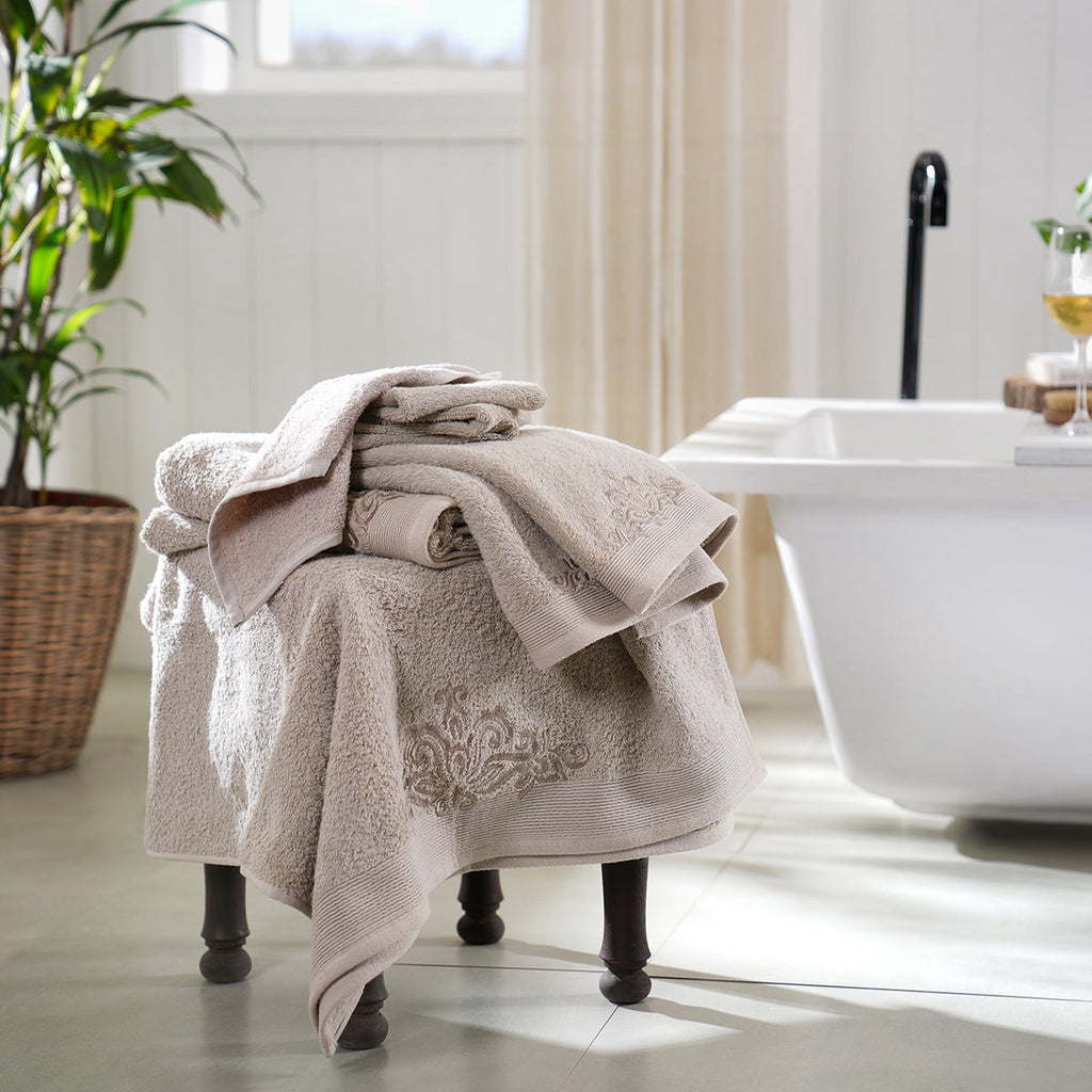 Classic Trope Embroidery 100% Cotton Towel Set Neutral