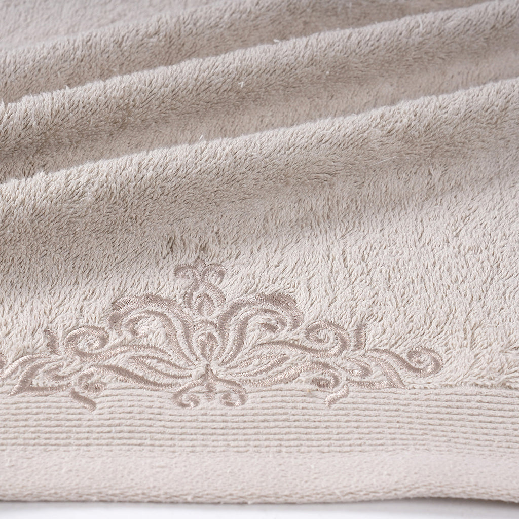 Classic Trope Embroidery 100% Cotton Towel Set Neutral